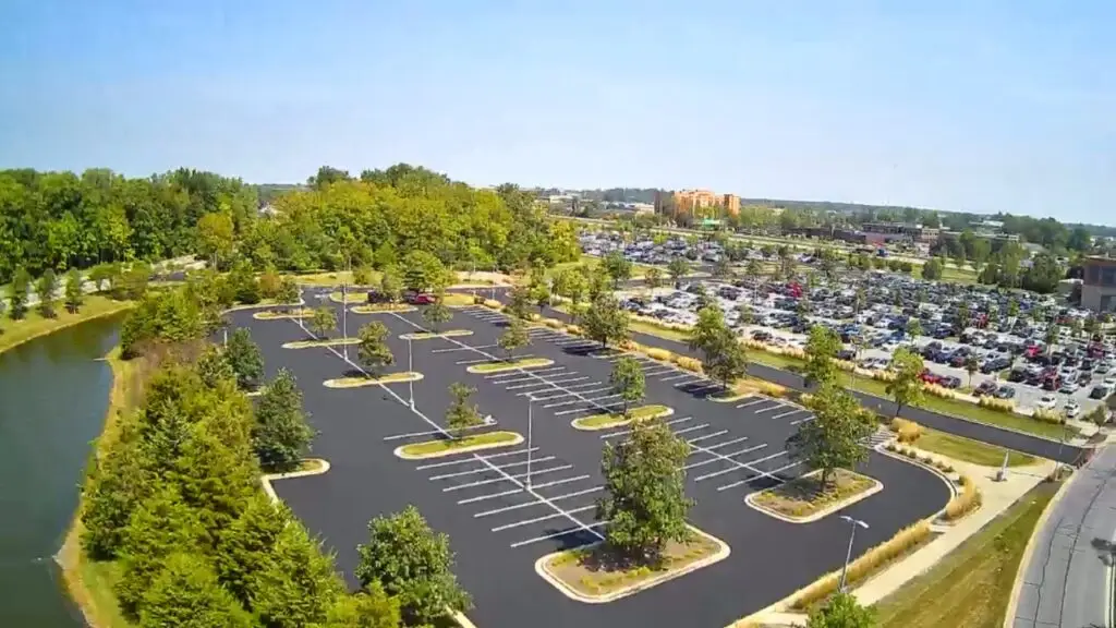 asphalt sealing and striping